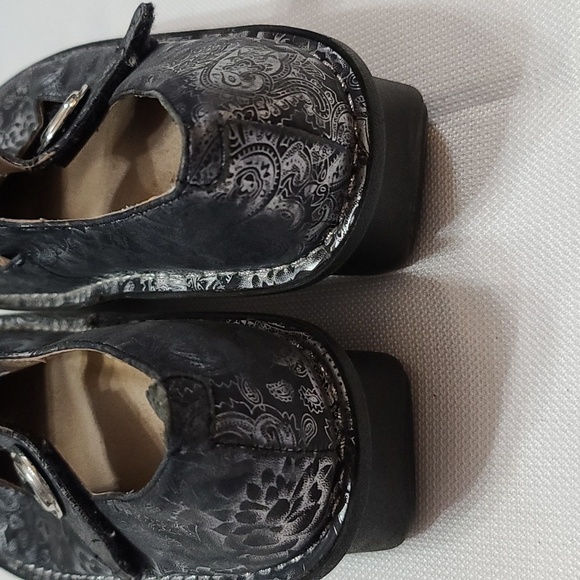 Alegria Womens Mary Janes Shoes Black Silver Floral Paisley   Sz 36/5.5 GUC READ - Picture 8 of 12